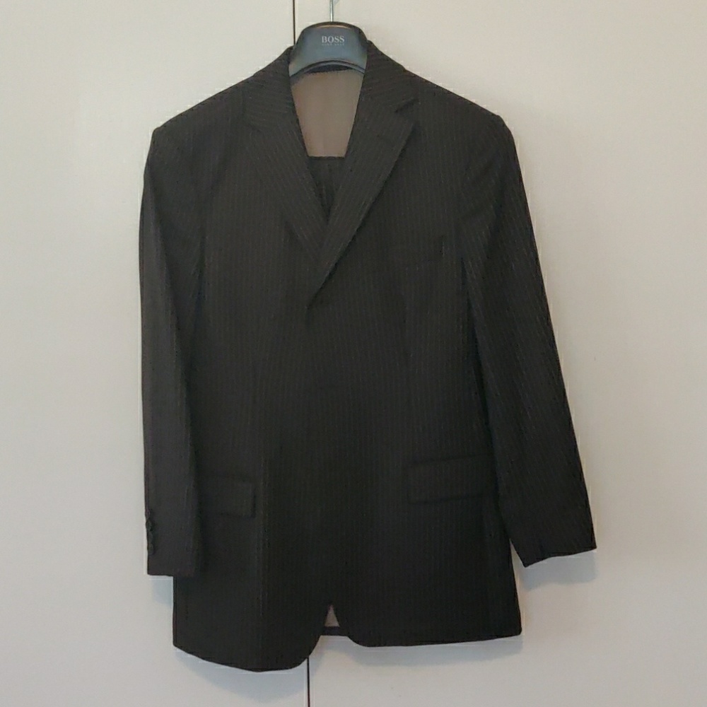 Hugo Boss 36S %100 Wool Scorsese pinstripe suit